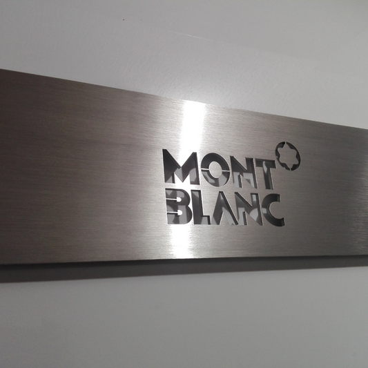 Lámina de Aluminio Anodizado TACH-PANEL - Plata Cepillado (1.22 x 2.44mts)