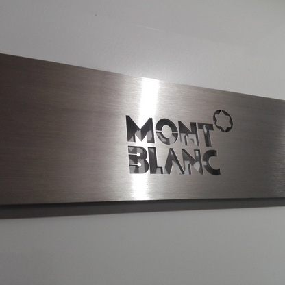 Lámina de Aluminio Anodizado TACH-PANEL - Plata Cepillado (1.22 x 2.44mts)